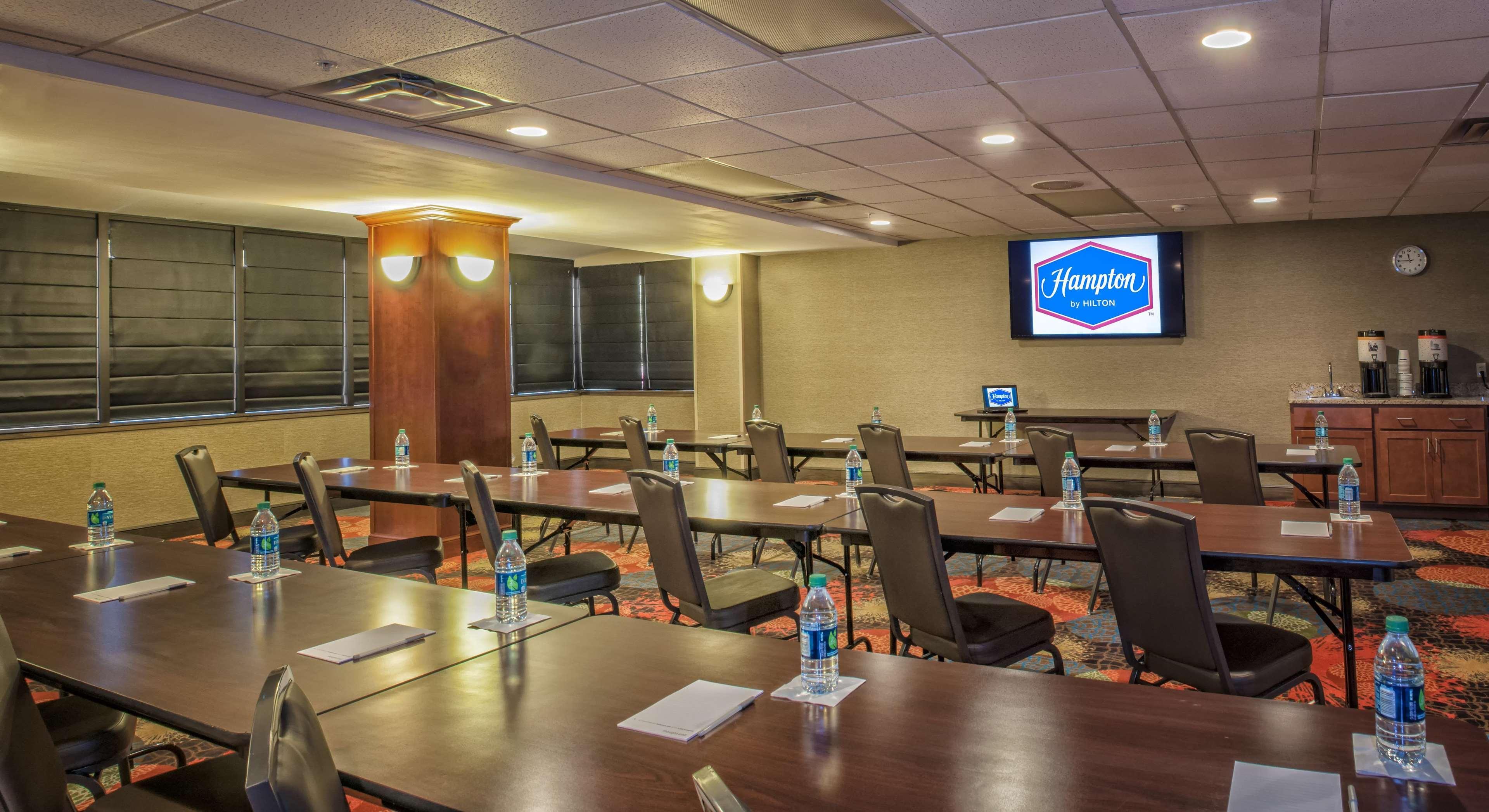 Hampton Inn New Philadelphia Buitenkant foto