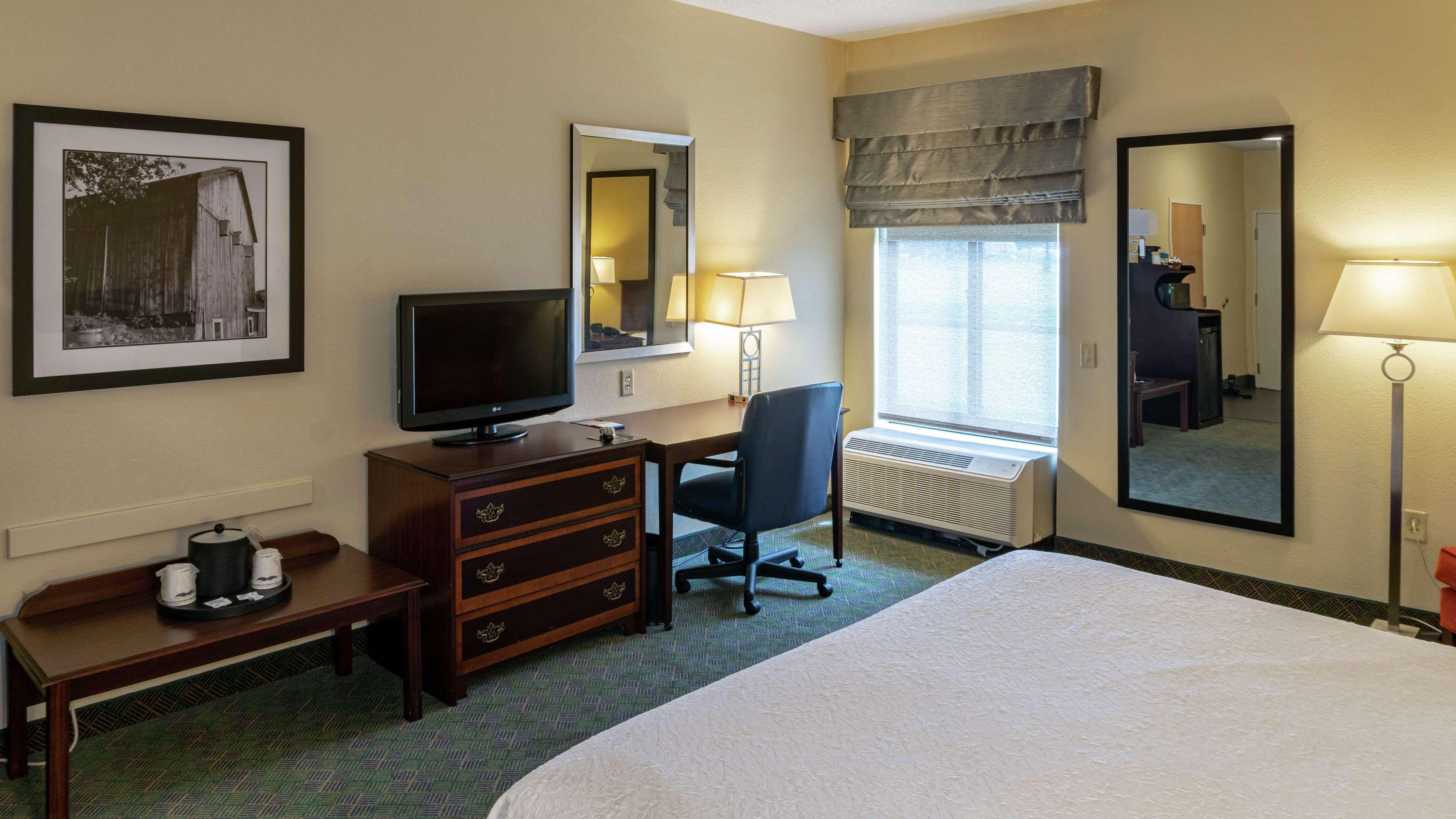 Hampton Inn New Philadelphia Buitenkant foto