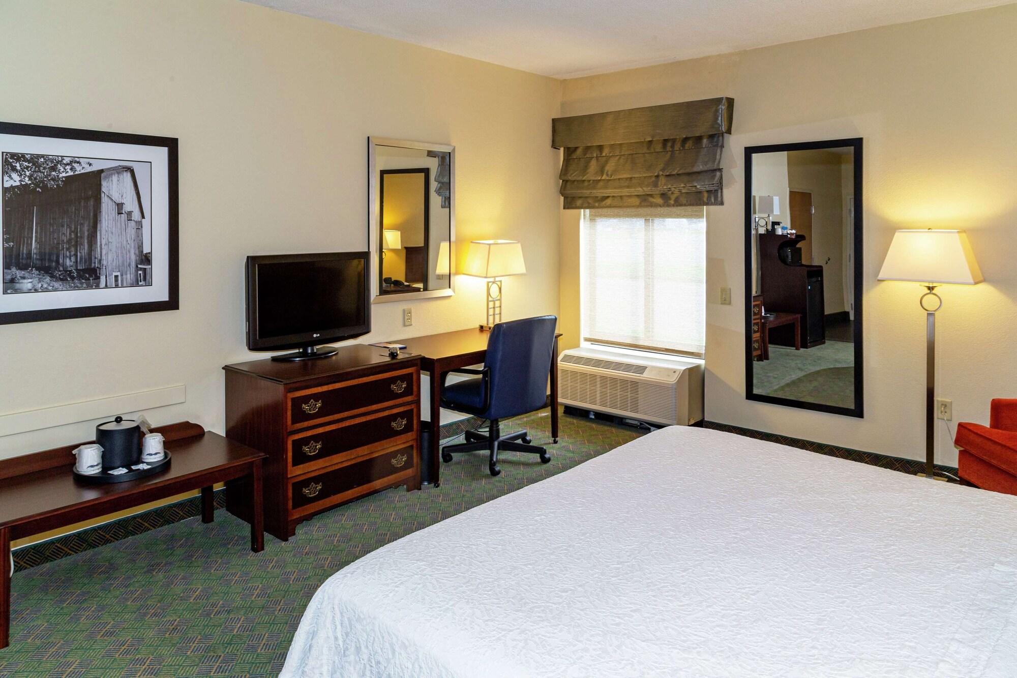 Hampton Inn New Philadelphia Buitenkant foto