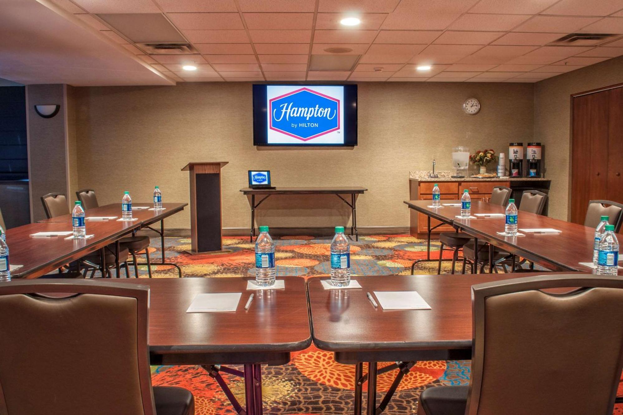 Hampton Inn New Philadelphia Buitenkant foto