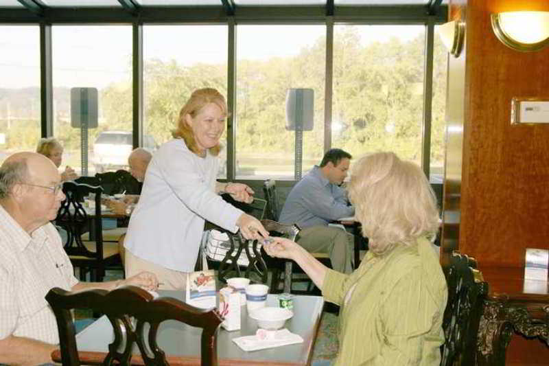Hampton Inn New Philadelphia Restaurant foto
